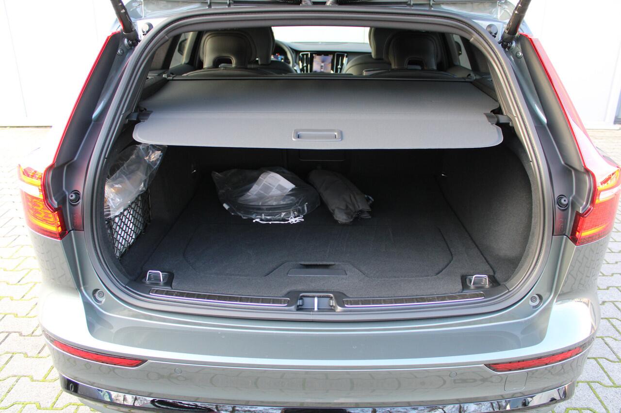 Volvo V60 T6 Plug-in hybrid AWD Plus Dark | Premium | Sport Stoelen | 19" Velgen