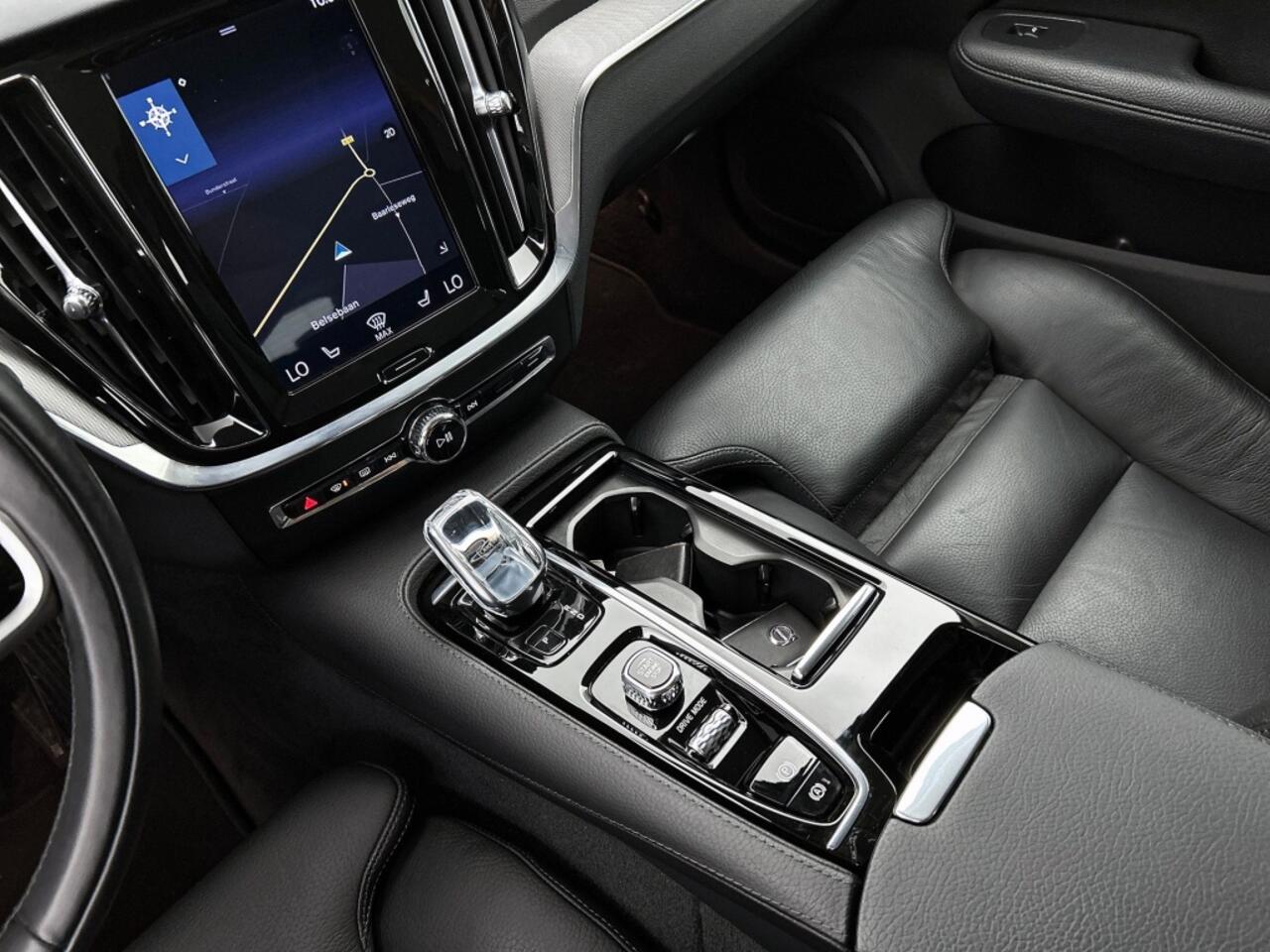 Volvo V60 2.0 T6 Inscription | Camera | Pilot Assist | BLIS |