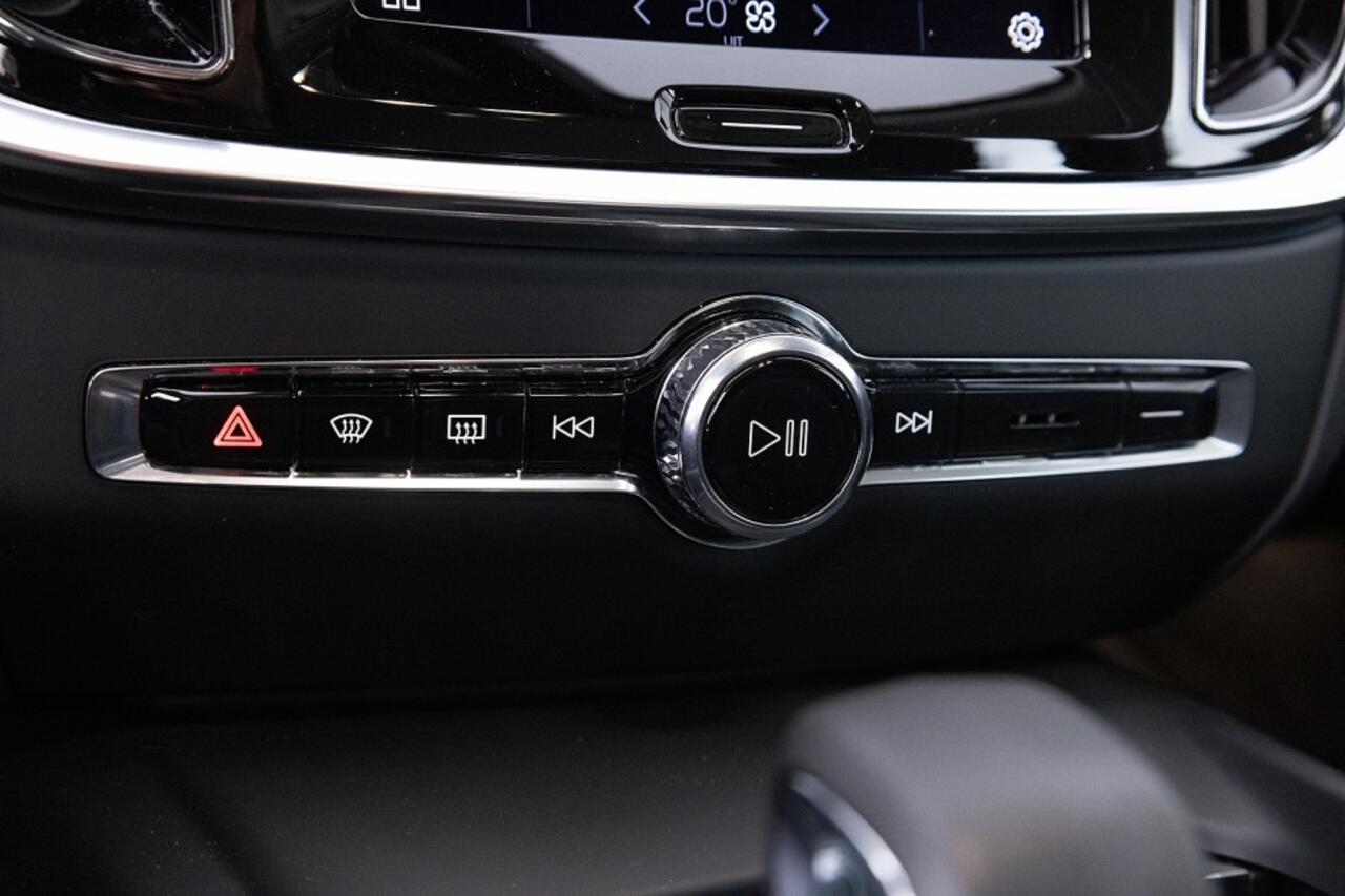 Volvo V60 2.0 B3 Essential Edition Automaat | CARPLAY | Full LED | CAMERA