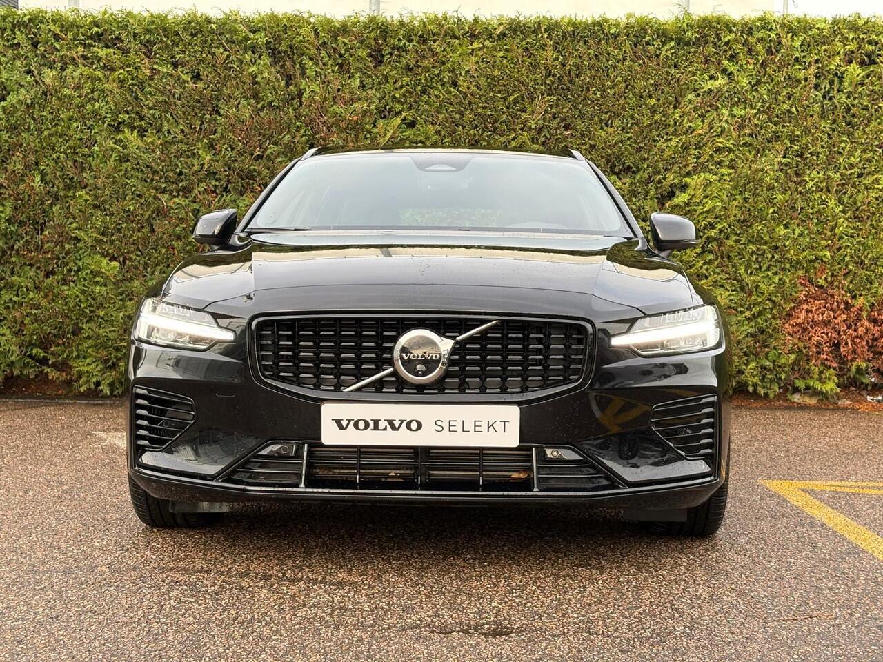 Volvo V60 2.0 T6 Plug-in hybrid AWD Plus Dark
