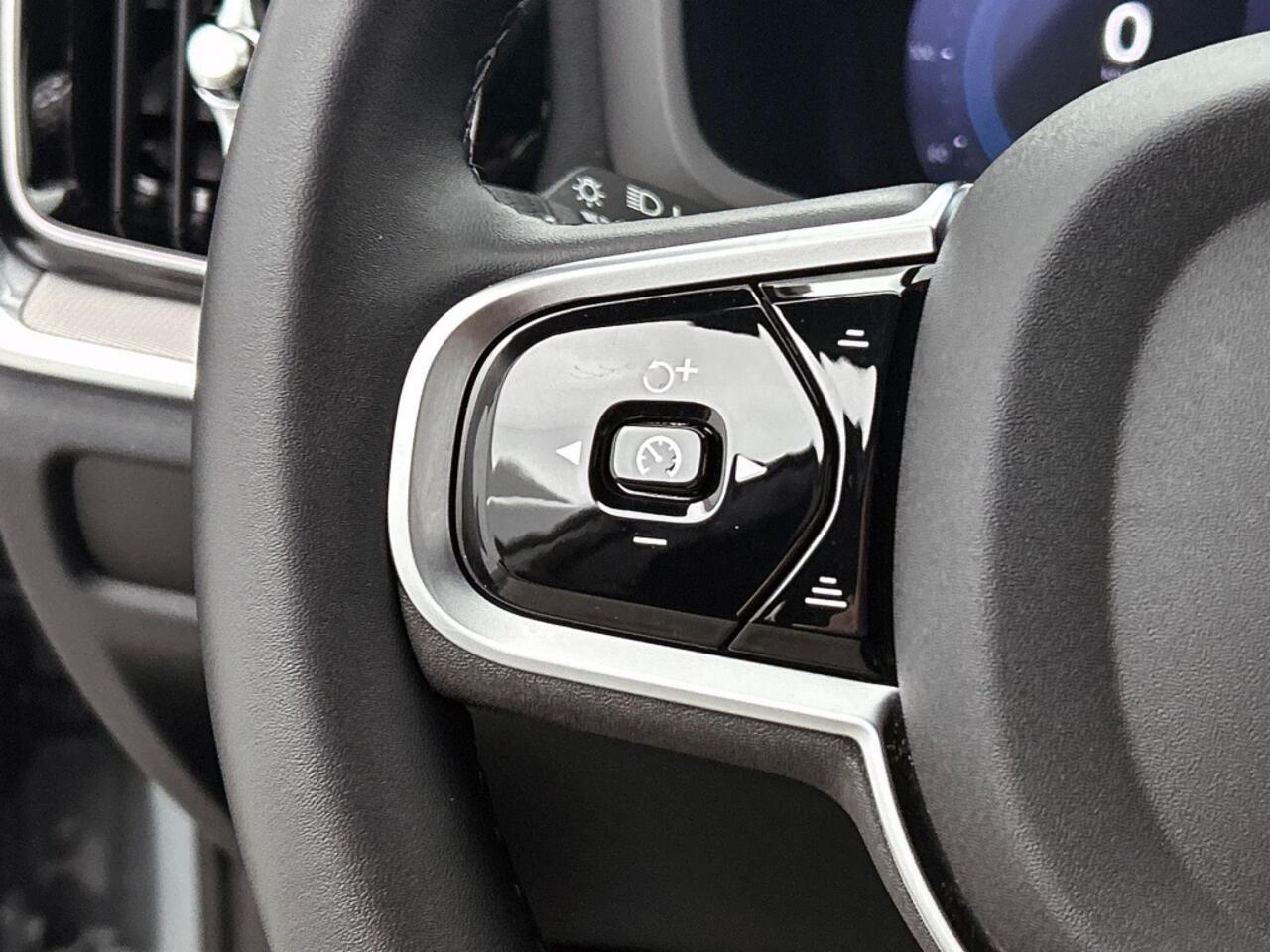 Volvo V60 T6 Dark | Trekhaak | 360* | Sport leder | BLIS | Pilot Assist |