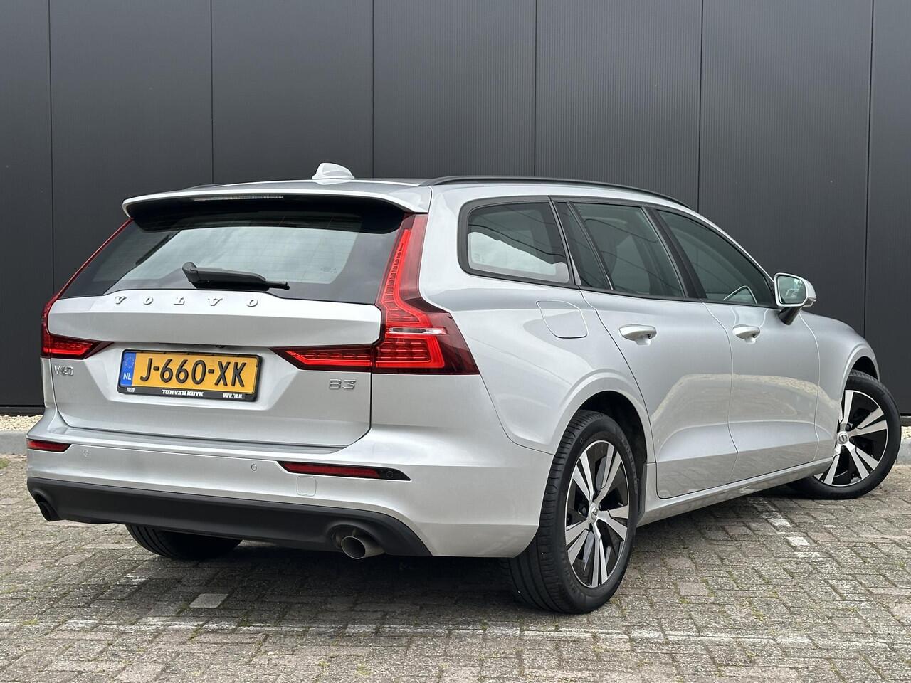 Volvo V60 2.0 B3 Momentum Advantage Adaptive Cruise / BLIS Dode hoek waarschuwing / Leer / verw. voorstoelen en stuurwiel / park assist V+A(-camera) / verw. voorruit / draadloos opladen telefoon