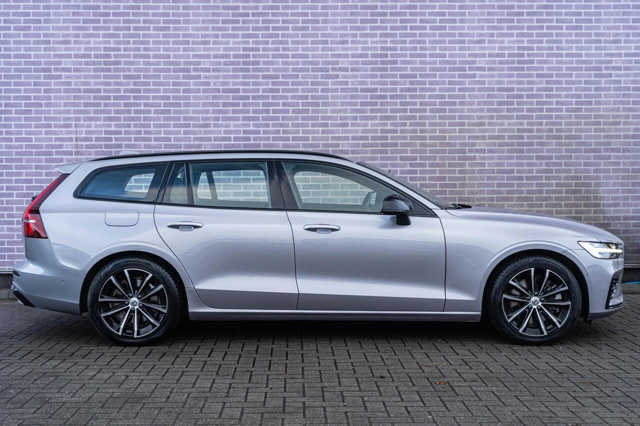 Volvo V60 2.0 T6 Plug-in hybrid AWD Plus Dark | Elektrisch verstelbare stoelen | Harmon Kardon | Sportstoelen| Elektrisch inklapbare Trekhaak | 360 Camera | Verwarmbare Voorruit |