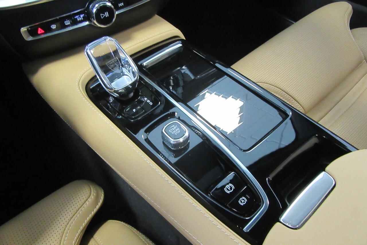 Volvo V60 2.0 T6 Plug-in hybrid AWD Ultra Dark, Full Options