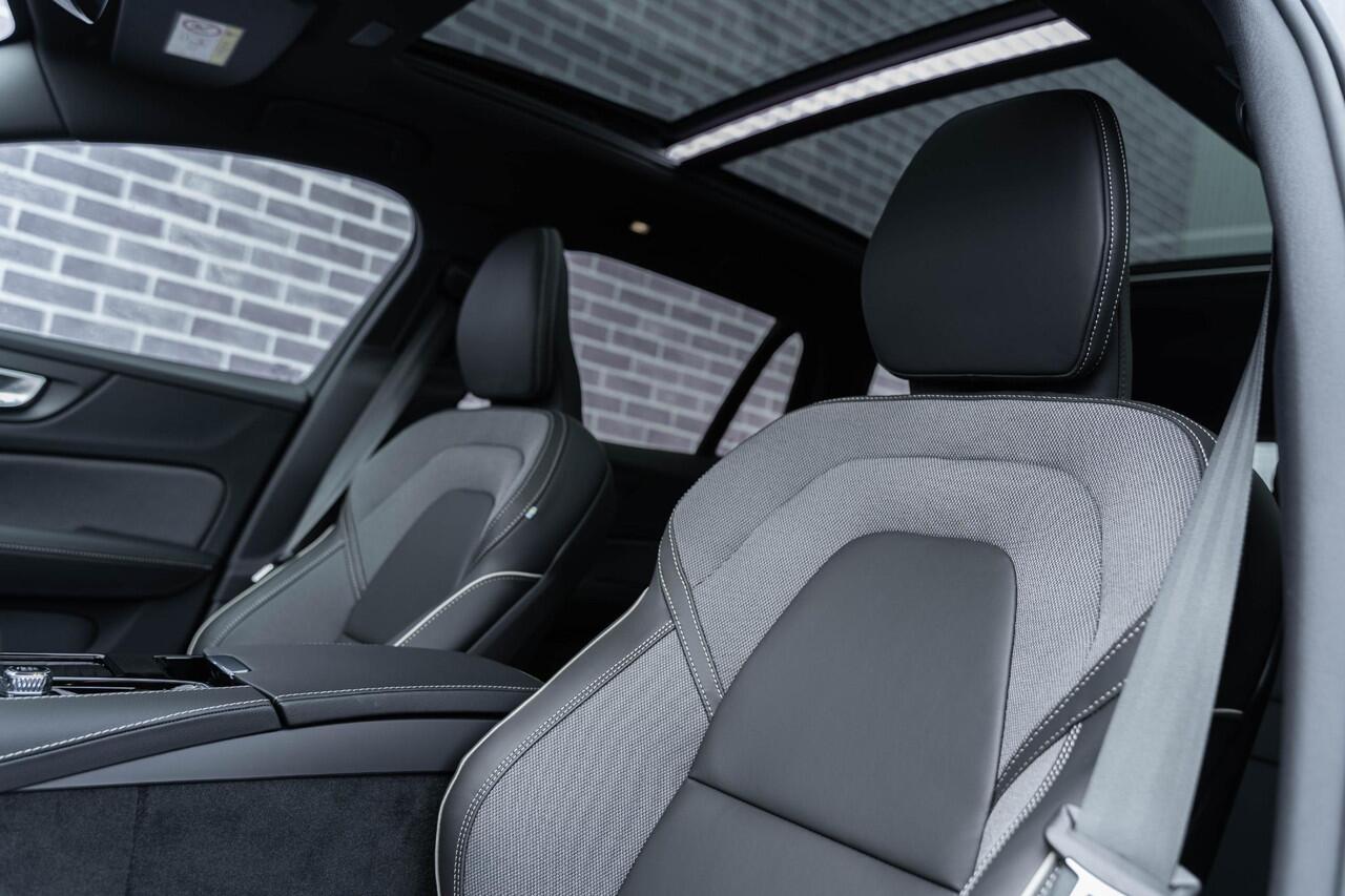 Volvo V60 T6 Plug-in hybrid AWD Ultra Dark | Google | Longe Range | Schuif-/Kanteldak | Lederen Bekleding | Head-Up Display | Getint Glas | Sportstoelen | Harman Kardon Audio | Memory | 19" LM