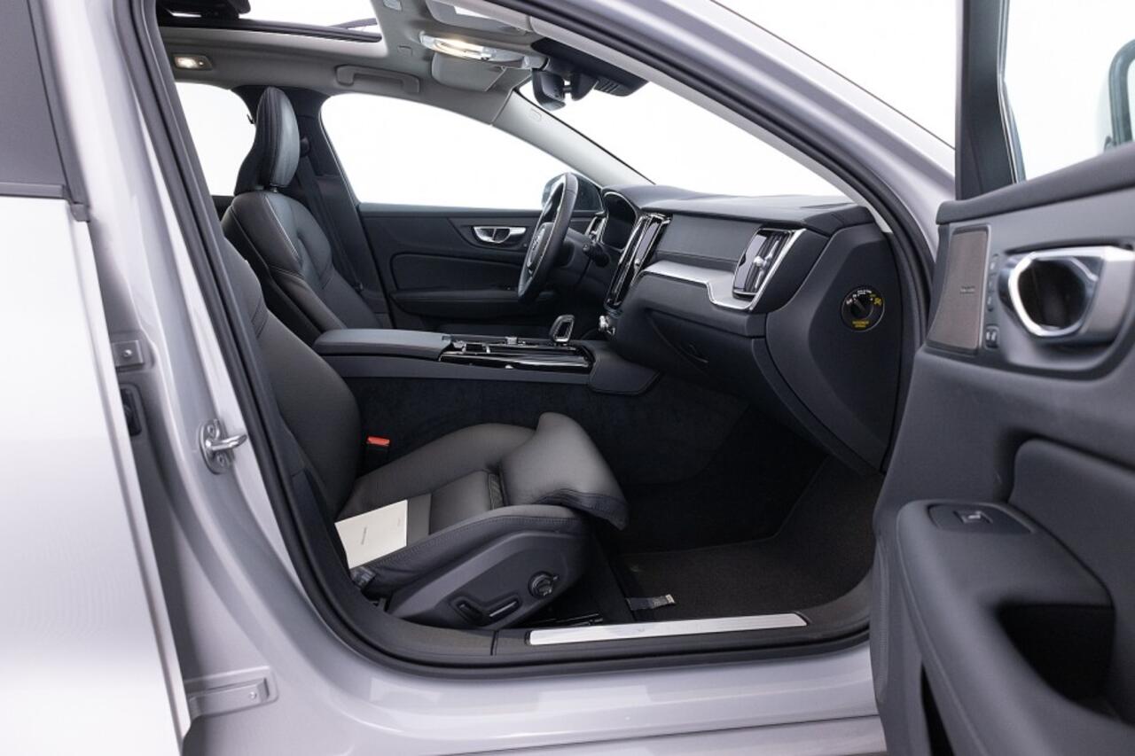 Volvo V60 2.0 T8 Plug-in hybrid AWD Ultra Dark | PANORAMA | ? 1e Eigenaar