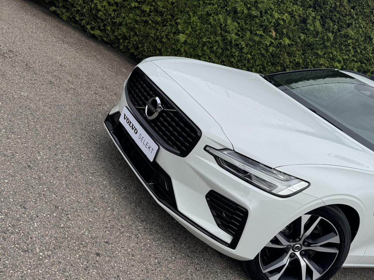 Volvo V60 T6 Recharge AWD R-Design | Panoramadak | Elekt.stoel | DAB | CarPlay