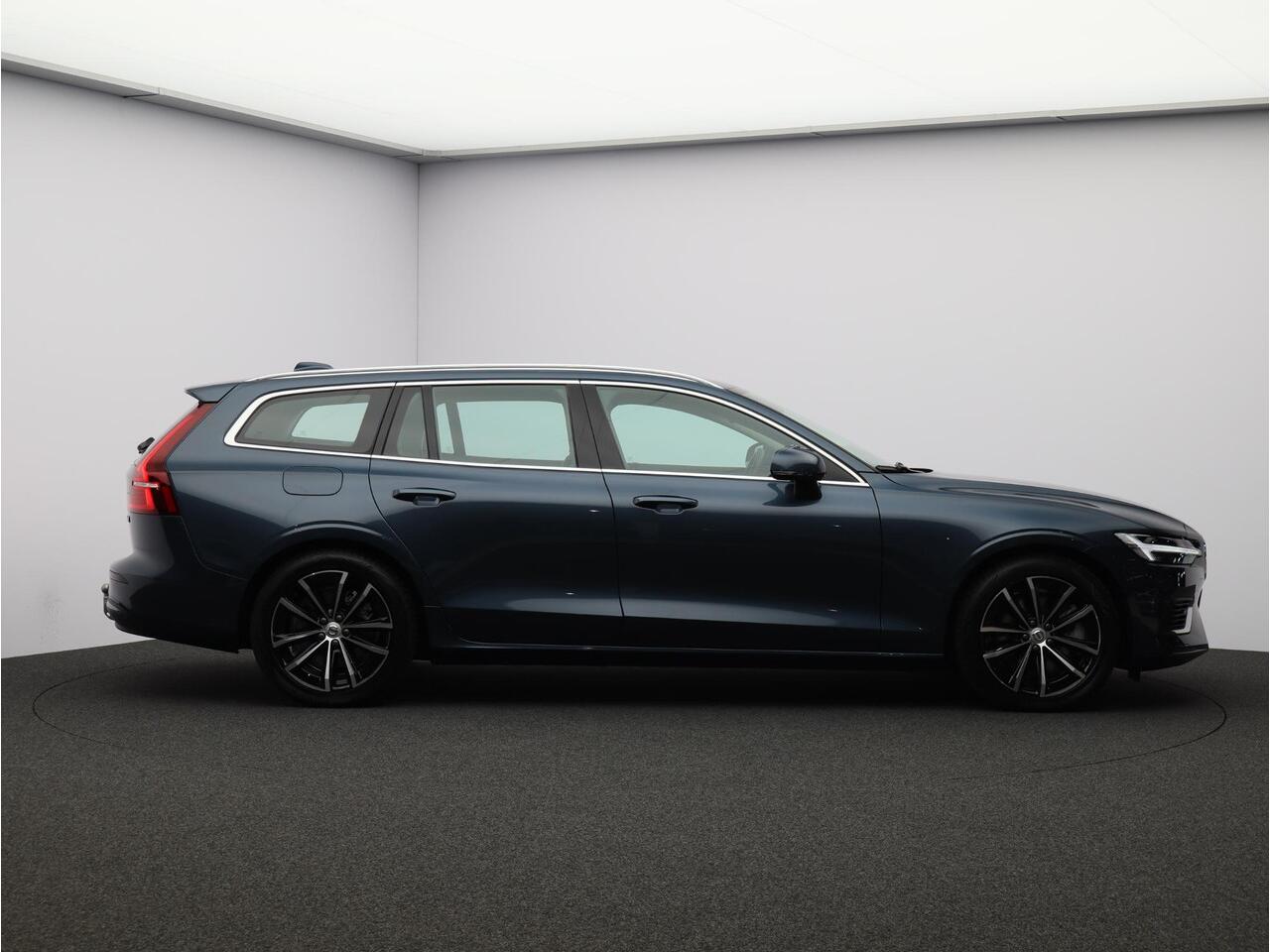 Volvo V60 2.0 T6 Plug-in hybrid AWD Essential Bright / Trekhaak / Lederen Bekleding / Adaptive Cruise / Stoel+Stuurverwarming / BLIS / Pilot Assist / Parkeercamera /