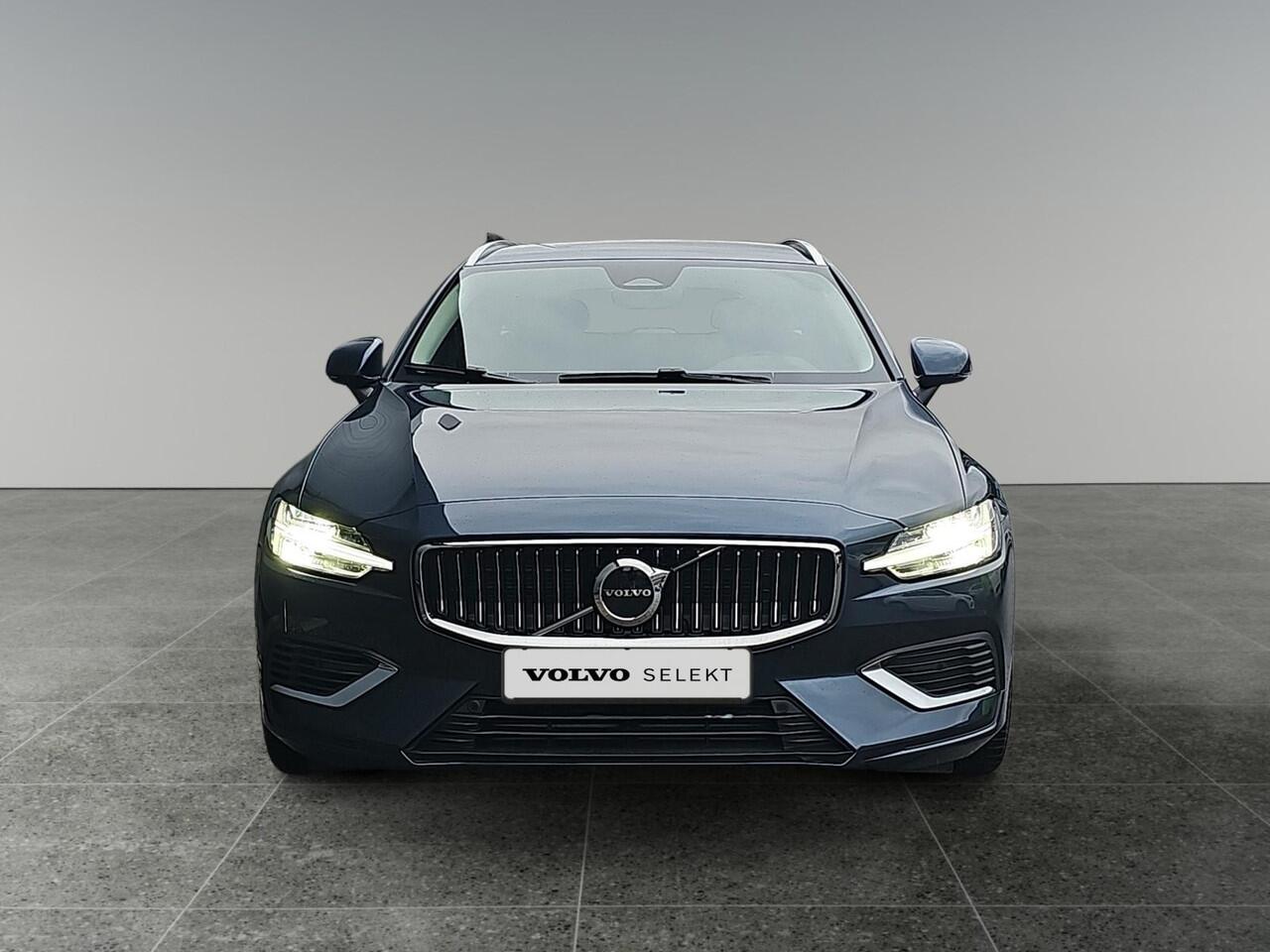 Volvo V60 2.0 T6 Plug-in hybrid AWD Essential Bright | Trekhaak | Cruise Control | Achteruitrijcamera |