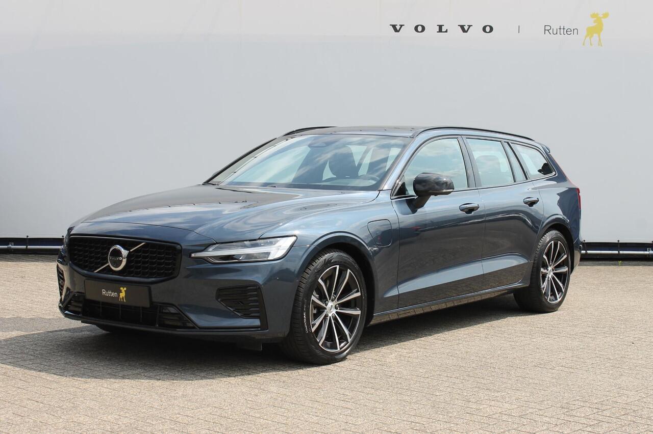 Volvo V60 T6 350PK Automaat Plug-in hybrid AWD Plus Dark Panoramisch schuif-kanteldak / Semi elektrisch wegklapbare trekhaak / Google infotainment / Verwarmbare voorstoelen en stuurwiel / Adaptieve cruise control