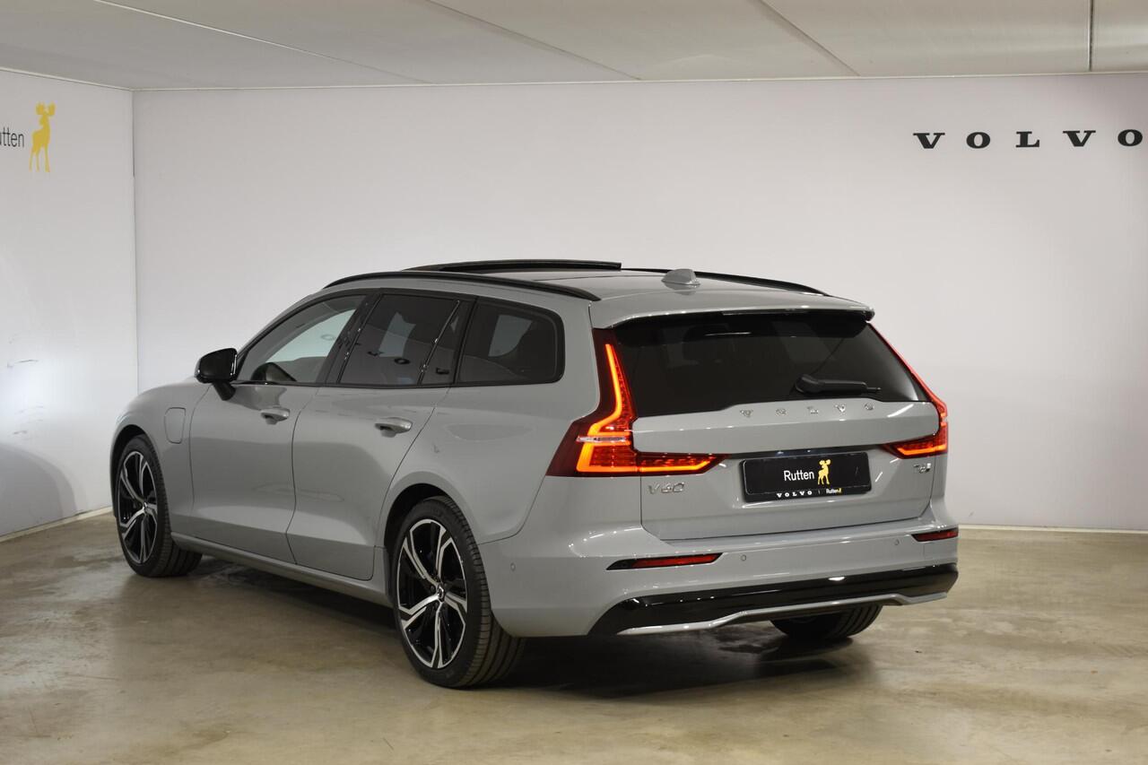 Volvo V60 T6 350PK Automaat Plug-in Hybrid AWD Ultra Dark / Adaptieve Cruisecontrol / Parkeersensoren / Stoelverwarming / Stuurverwarming / 360 Camera / Elektrische Stoelen /