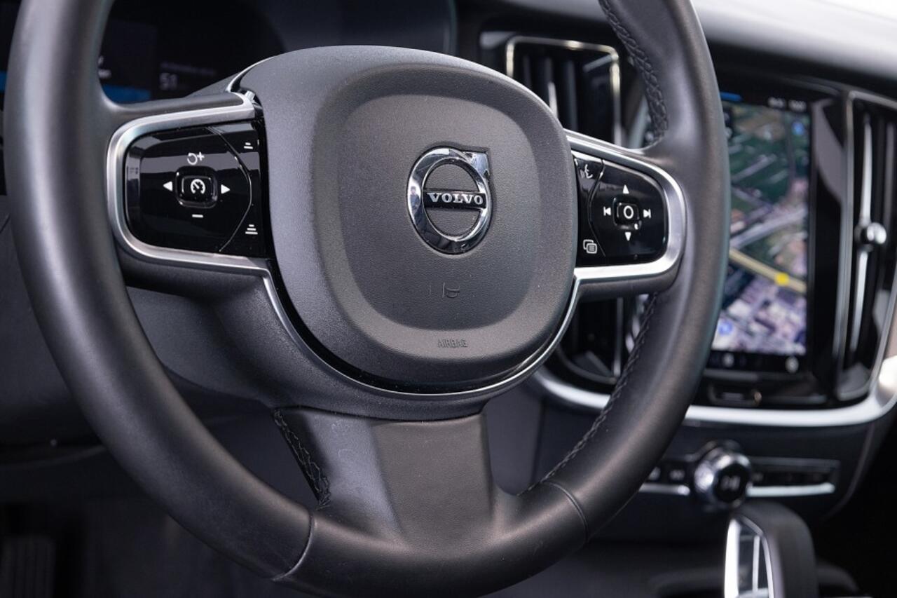 Volvo V60 2.0 T8 Plug-in hybrid AWD Plus Bright | PANORAMADAK ? 1e Eigenaar