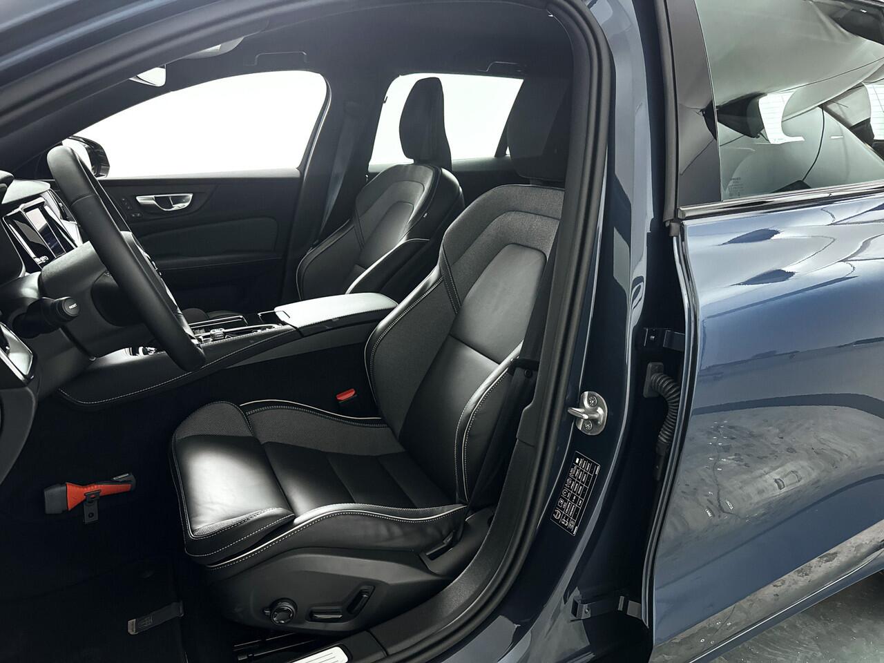 Volvo V60 T6 Plug-in hybrid AWD Plus Dark | 360° camera | Harman Kardon | Stoel- en Stuurverwarming | Trekhaak