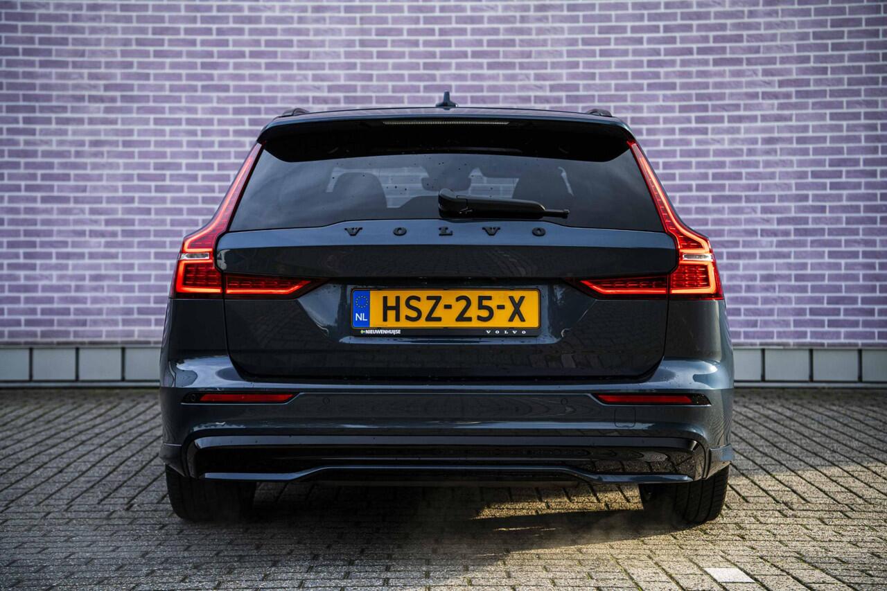 Volvo V60 2.0 T6 Plug-in hybrid AWD Plus Dark | Panoramadak | 19" | Getint glas | harman/kardon | Verwarmde voorruit | Exterior Styling | Black Pack