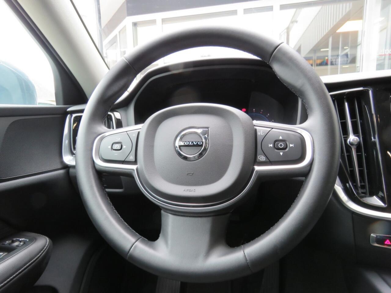 Volvo V60 2.0 B3 163pk Aut. Core / Camera / Stoel-stuurverw. / Elec.klep / Veel opties / BOVAG garantie