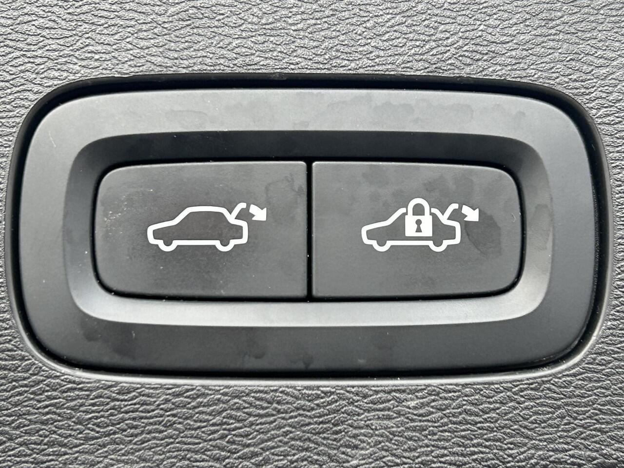 Volvo V60 2.0 T6 Recharge AWD Inscription ;long range/intellisafe excl,bliss/ schuifdak/lighting/ park assist/ 19 inch/ trekhaak