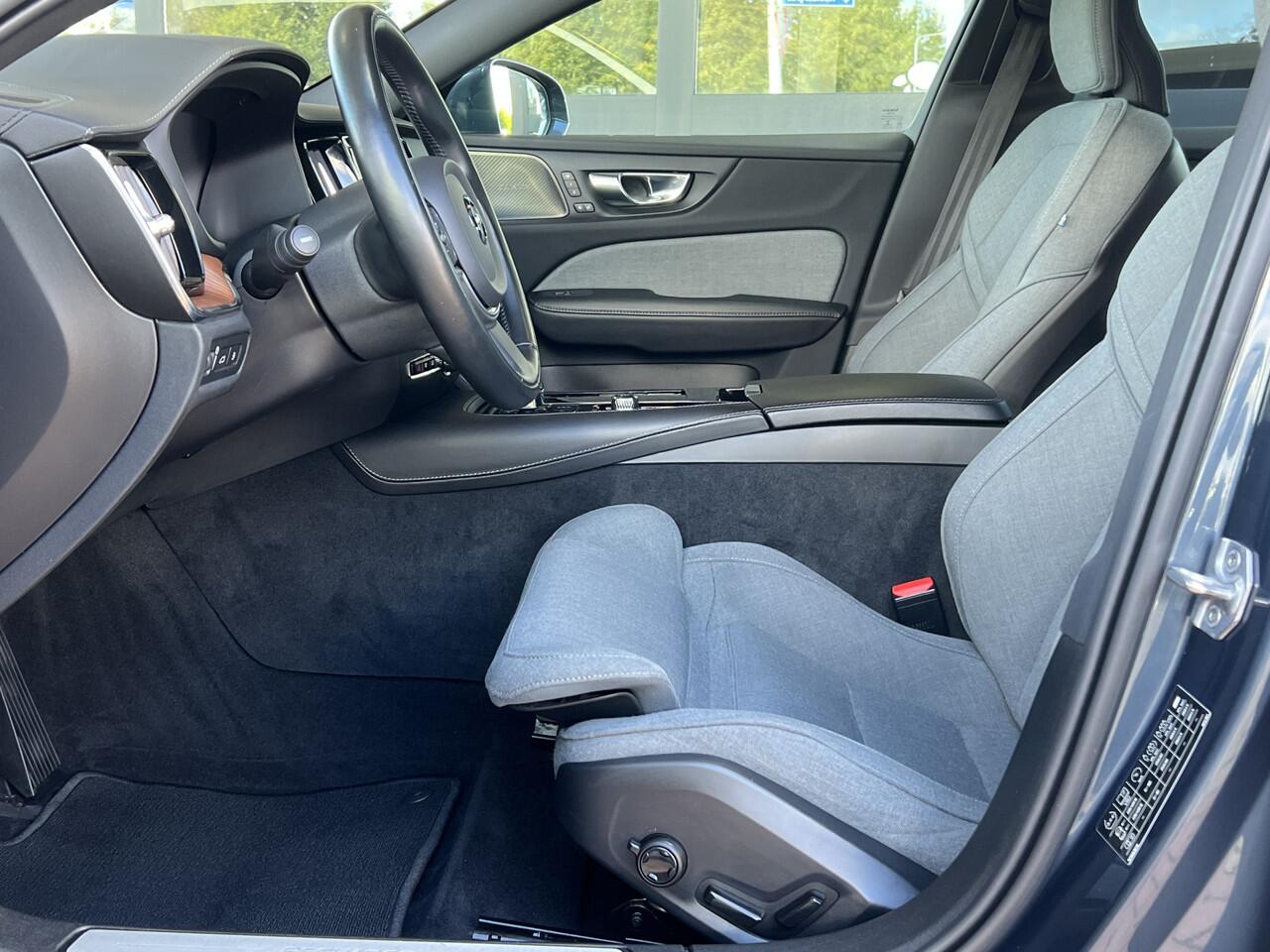 Volvo V60 2.0 T6 Recharge 340 pk AWD Inscription Trekhaak Panodak Pilot Assist ACC Tailored Wool Bekleding Exterior Styling Kit Elec. Stoelen Camera PDC Harman Kardon Contourstoelen Plug in Hybride NL Auto 1e Eigenaar