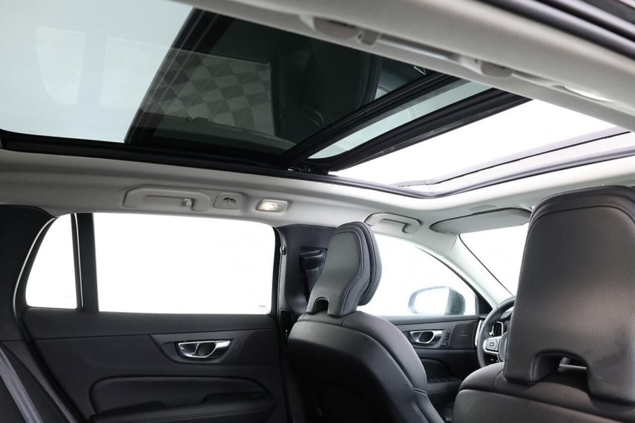 Volvo V60 2.0 T6 Plug-in hybrid AWD Ultra Dark | PANORAMADAK ? 1e Eigenaar