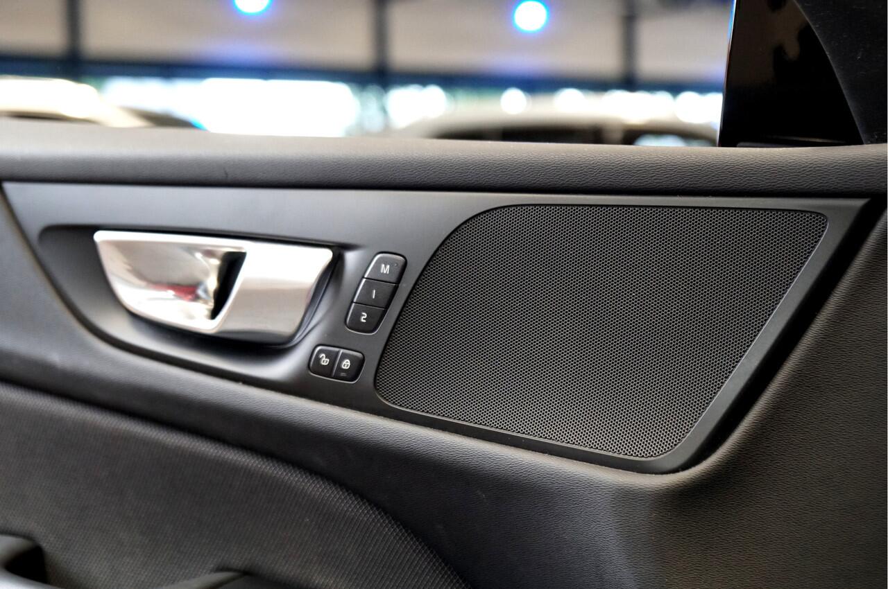 Volvo V60 2.0 T8 AWD Long Range 335kW/455pk Aut8 Plug-in hybrid Plus Dark PANORAMADAK + PILOT ASSIST + EL.TREKHAAK + STOEL-&STUURVERWARMING + MATRIX LED + ADAPT.CRUISE + KEYLESS + SPORTSTOELEN + CAMERA + PARKSENSOREN V&A + 19" LM-VELGEN!!