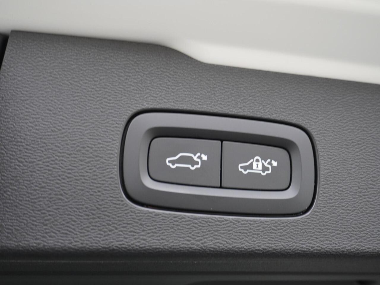 Volvo V60 2.0 T6 Recharge AWD R-Design LongRange/Panodak/Camera/Headup etc.