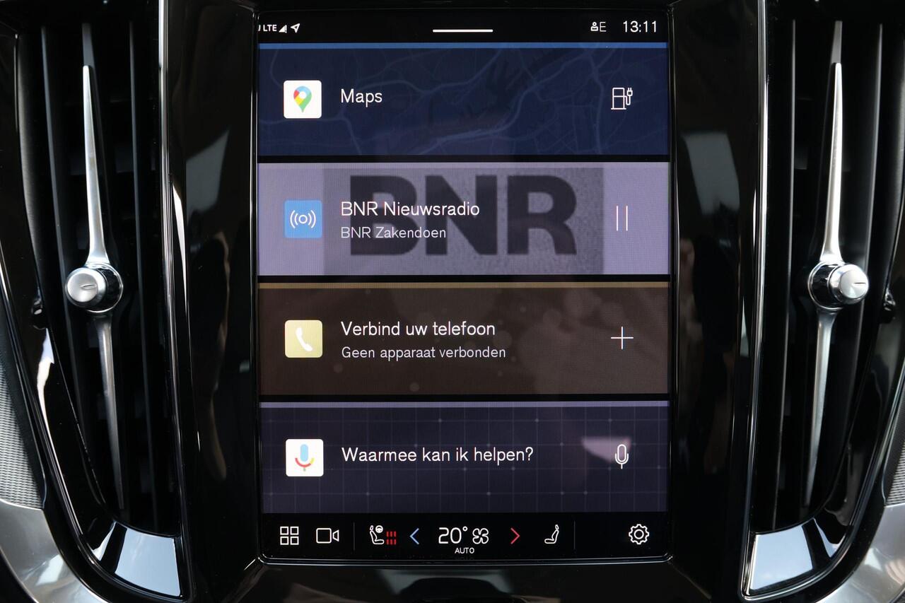 Volvo V60 T6 Recharge Essential - IntelliSafe Assist & Surround - Parkeercamera achter - Lederen Bekleding - Verwarmde voorstoelen, stuur & achterbank - Parkeersensoren voor & achter - Elektr. verstelbare lendesteunen - 19' LMV