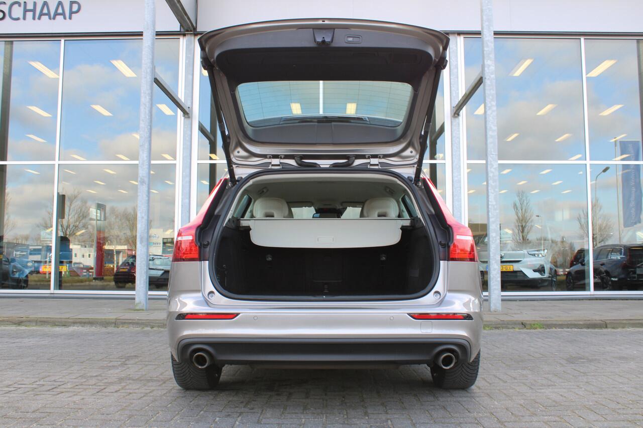 Volvo V60 T5 Automaat Momentum | Verw. Voorstoelen | PDC V+A | El. Trekhaak | AppleCarplay | 19" LMV