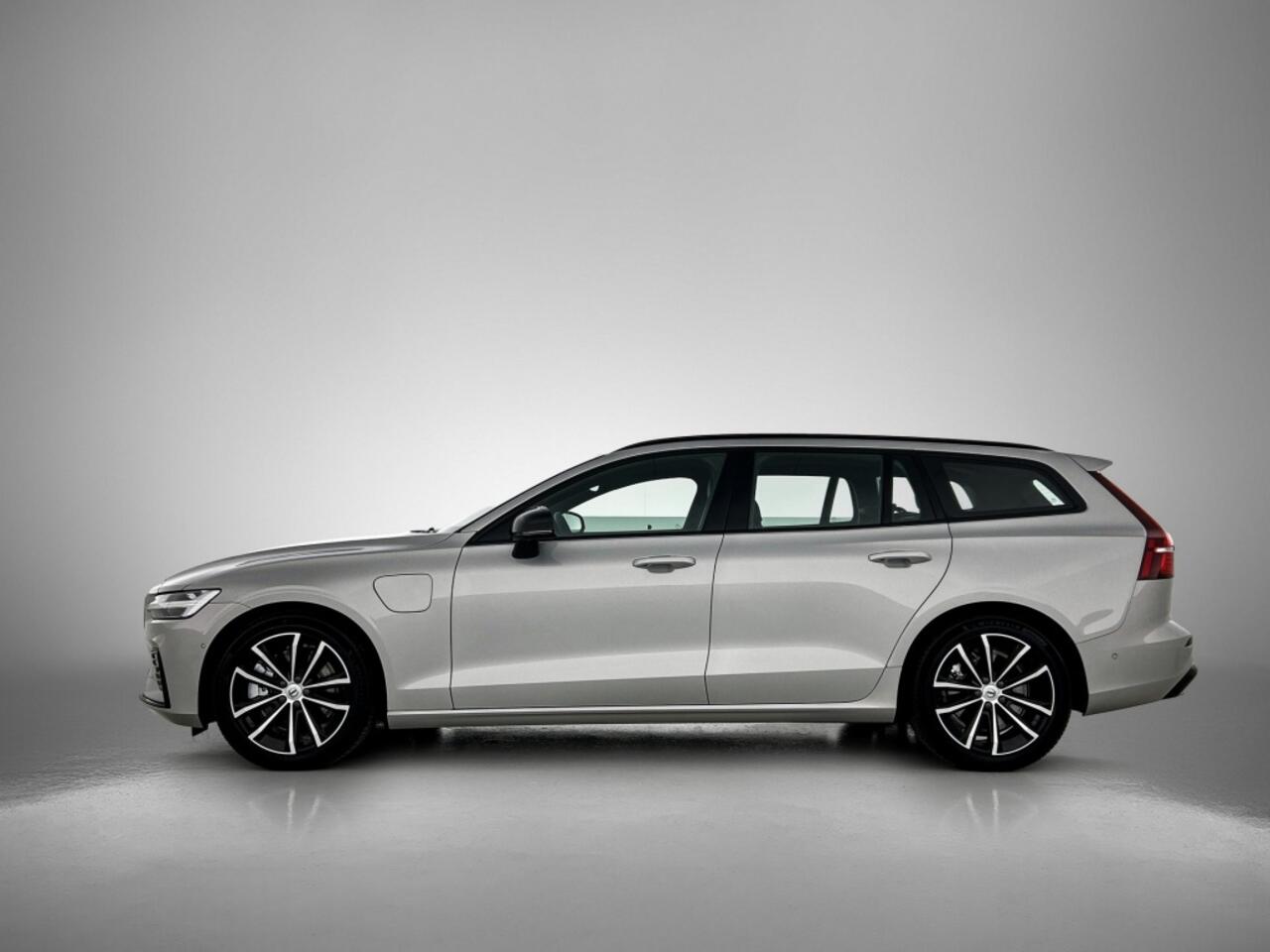 Volvo V60 2.0 T6 AWD Plus Dark | Trekhaak | Voorruit verwarming | Harman K