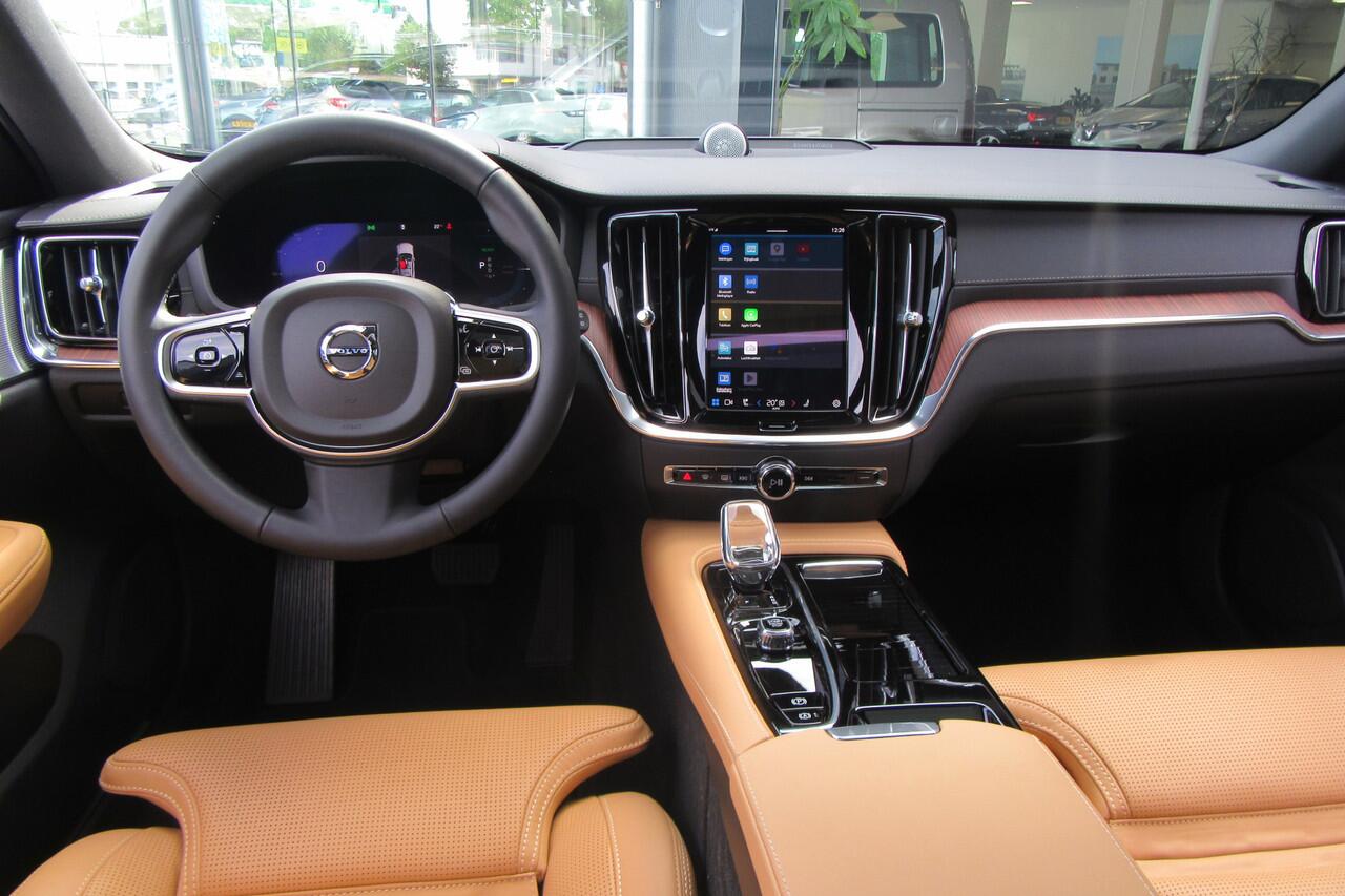 Volvo V60 2.0 T6 Plug-in hybrid AWD Ultra Dark, Full Options