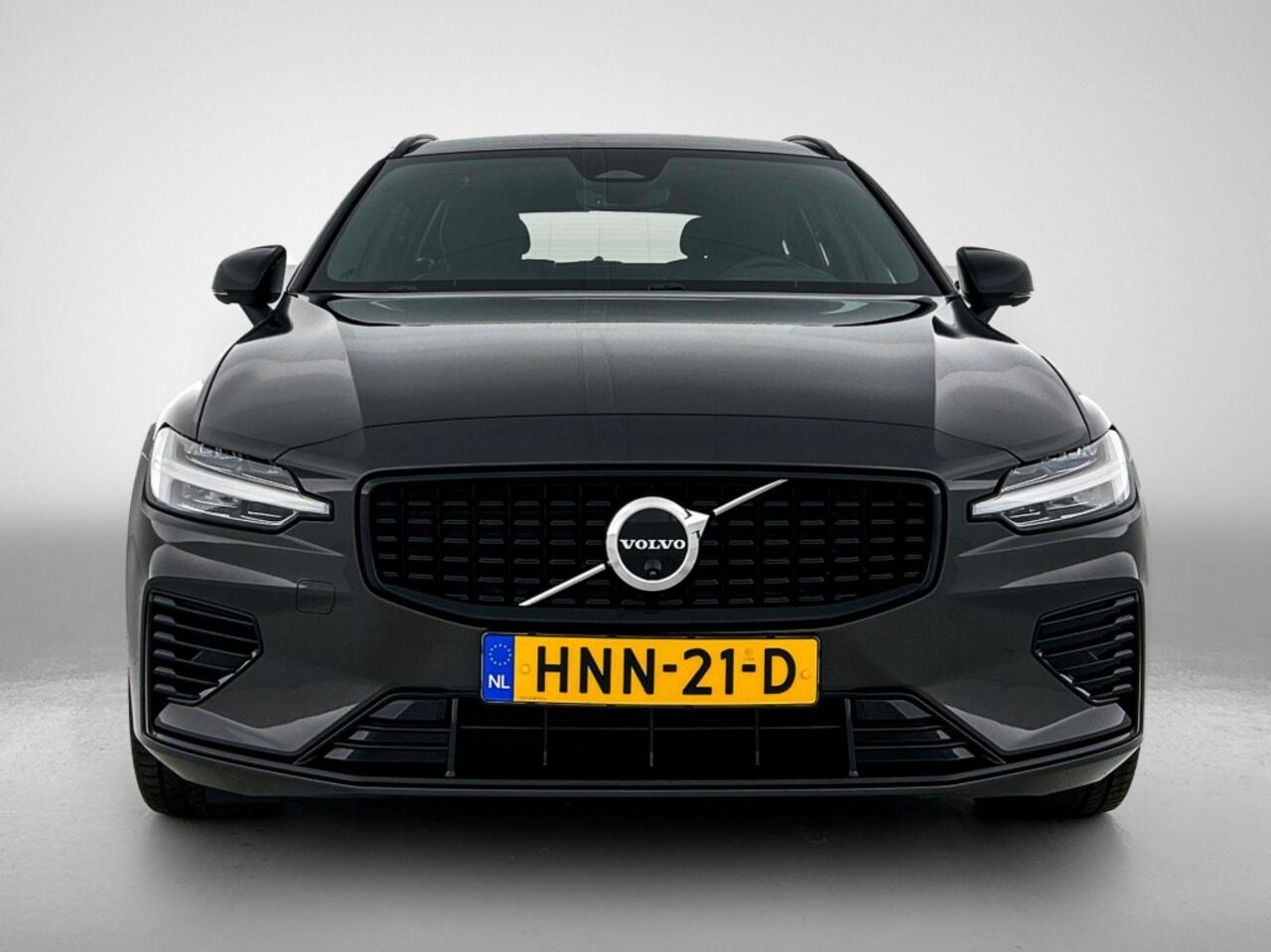 Volvo V60 2.0 T6 Plus Dark | Trekhaak | Sport Leder | 360* | Blis | Pilot