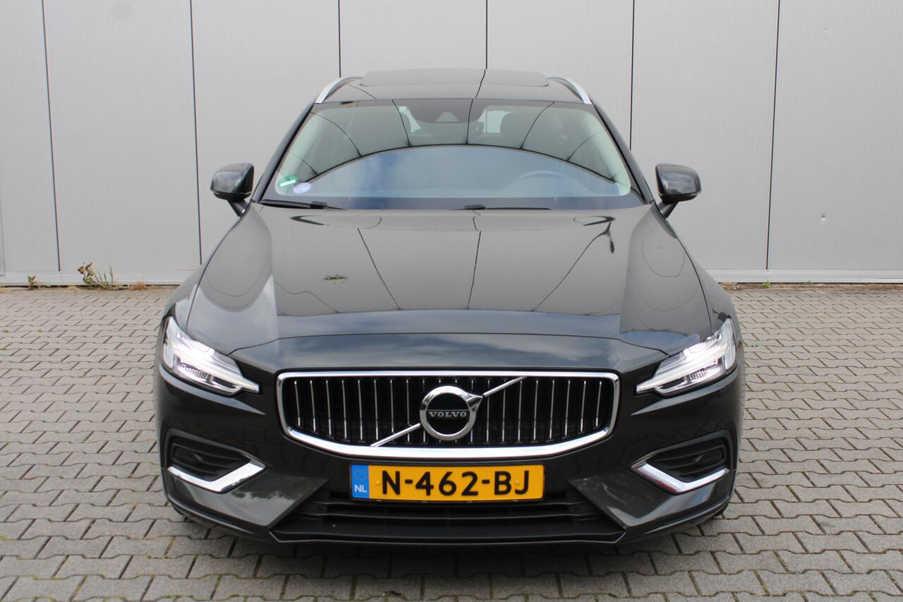 Volvo V60 B3 Inscription | Panorama Dak | Standkachel | Harman Kardon | Dealer onderhouden
