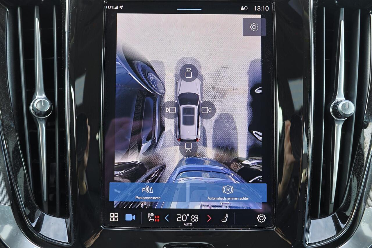 Volvo V60 T6 Recharge AWD Plus Dark - IntelliSafe Assist & Surround - 360º Camera - Harman/Kardon audio - Adaptieve LED koplampen - Verwarmde voorstoelen, stuur & achterbank - Parkeersensoren voor & achter - Elektr. bedienb. voorstoelen met geheugen - Extra getint