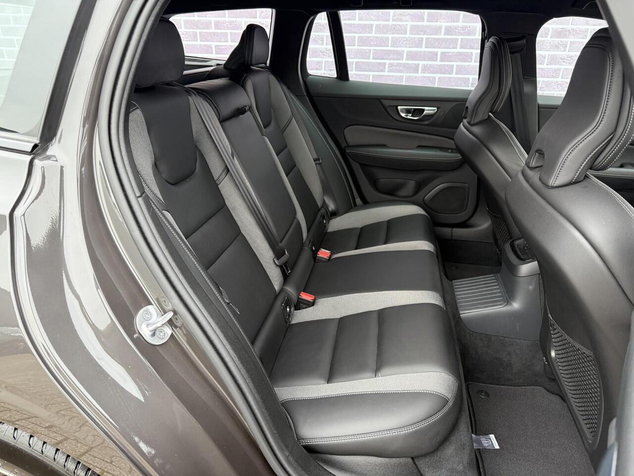 Volvo V60 2.0 T6 Plug-in hybrid AWD Plus Dark | 360° Camera | Stoel en stuurverwarming | Trekhaak | Adaptieve cruise control | Harman/Kardon audio | BLIS dodehoekdetectie |