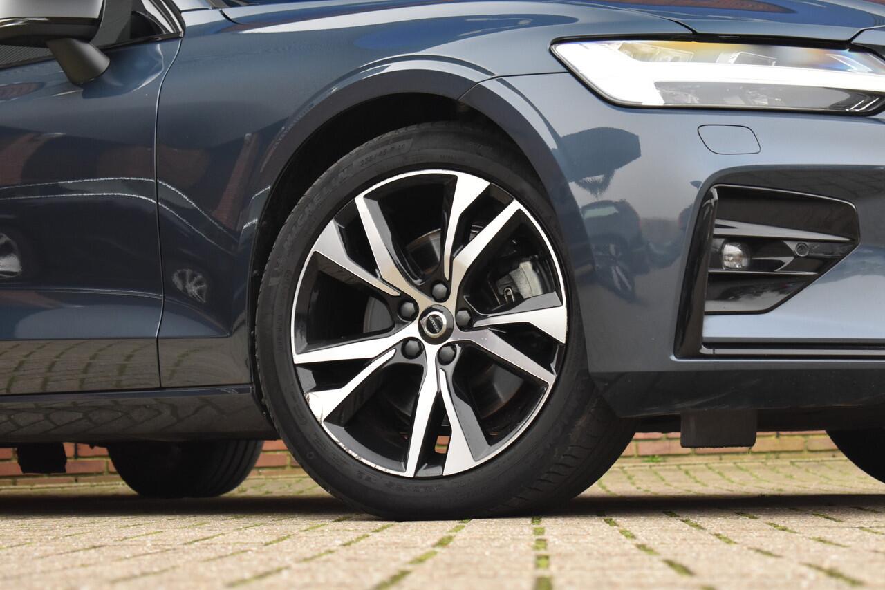 Volvo V60 B4 211PK Automaat Plus Dark | Climate | Trekhaak | Schuif-/kanteldak | Lighting |