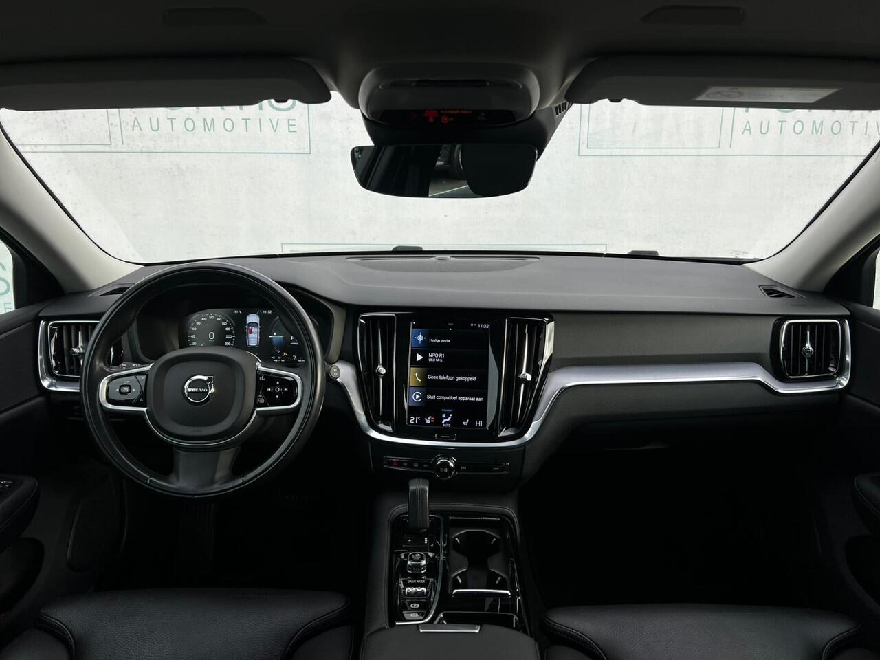 Volvo V60 2.0 T6 Recharge AWD Business Pro NL-AUTO | LEDER | CAMERA | STUURWIEL VERW | STOELVERW |