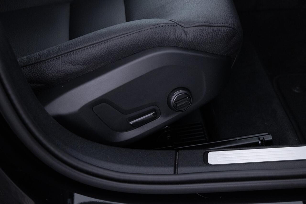 Volvo V60 2.0 T6 Plug-in hybrid AWD Core Bright ? 1e Eigenaar