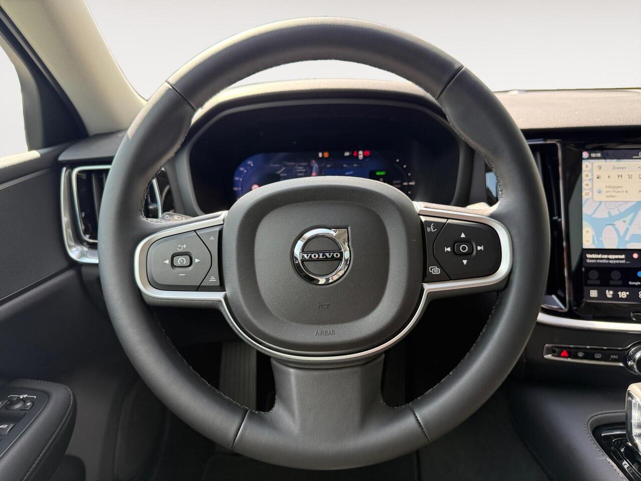 Volvo V60 2.0 T6 Plug-in hybrid AWD Essential | Stoel- en stuurwiel verwarming | Dode hoek detectie | Achteruitrijcamera |