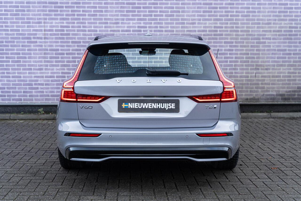 Volvo V60 T6 Plug-in hybrid AWD Plus Dark | Trekhaak | Harman Kardon | 360º Camera | Verwarmbare voorruit | Stoel- / Stuurverwarming Voor + Achter | Adaptive Cruise | BLIS | Verwarmbare voorruit | Power seats