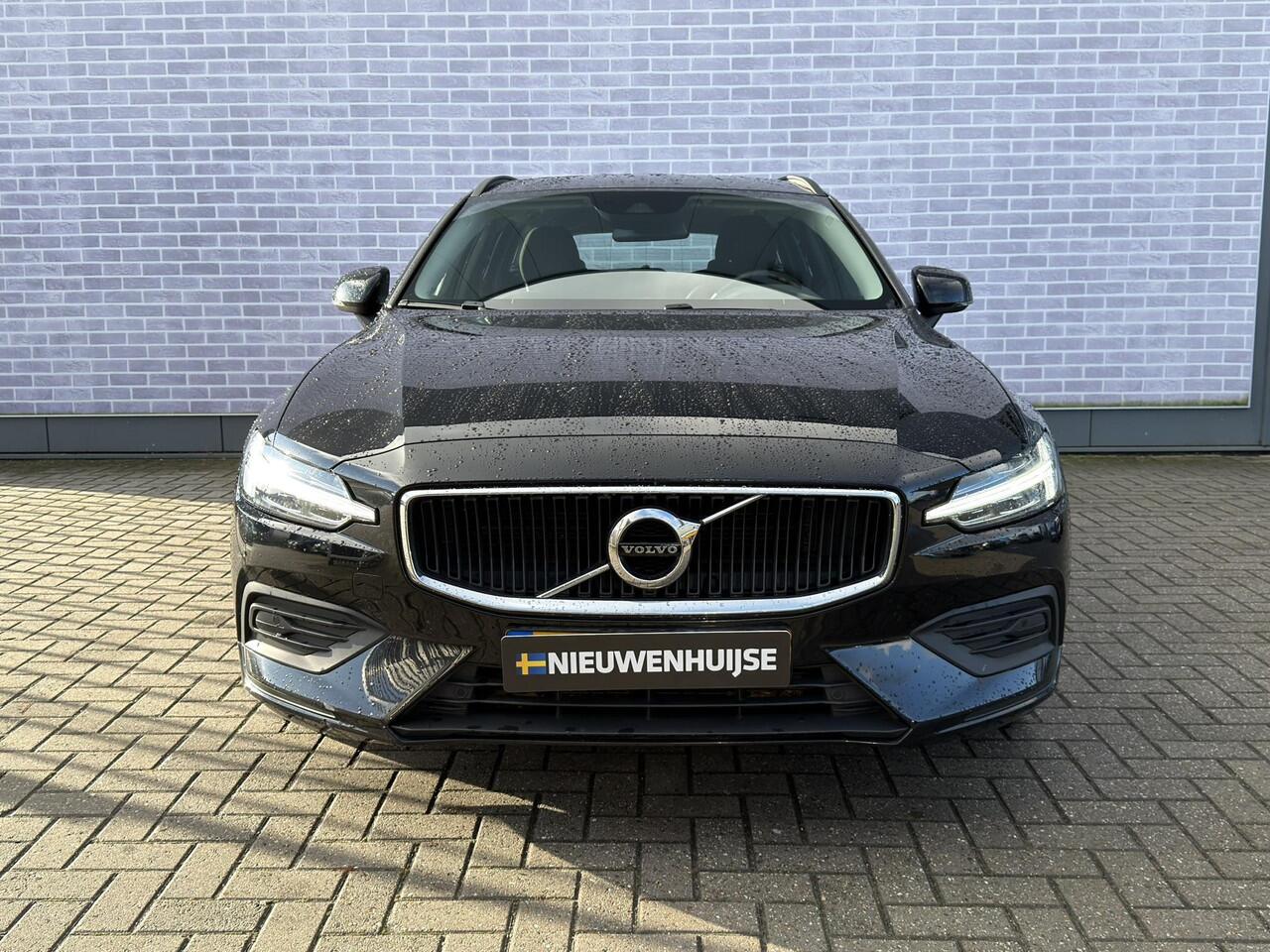 Volvo V60 2.0 B3 Momentum Advantage | Cruise Control | Navigatie | Apple CarPlay & Android Auto | Verwarmbare Voorruit | Parkeercamera |