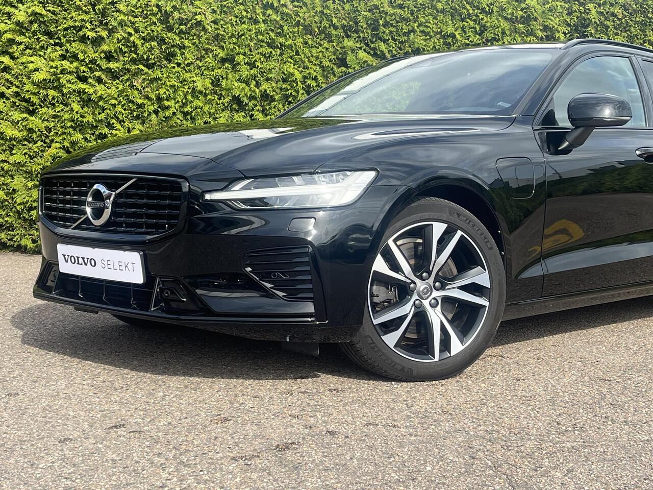 Volvo V60 T6 Recharge AWD R-Design | Pilot Assist | Trekhaak | Harman & Kardon | Camera | CarPlay