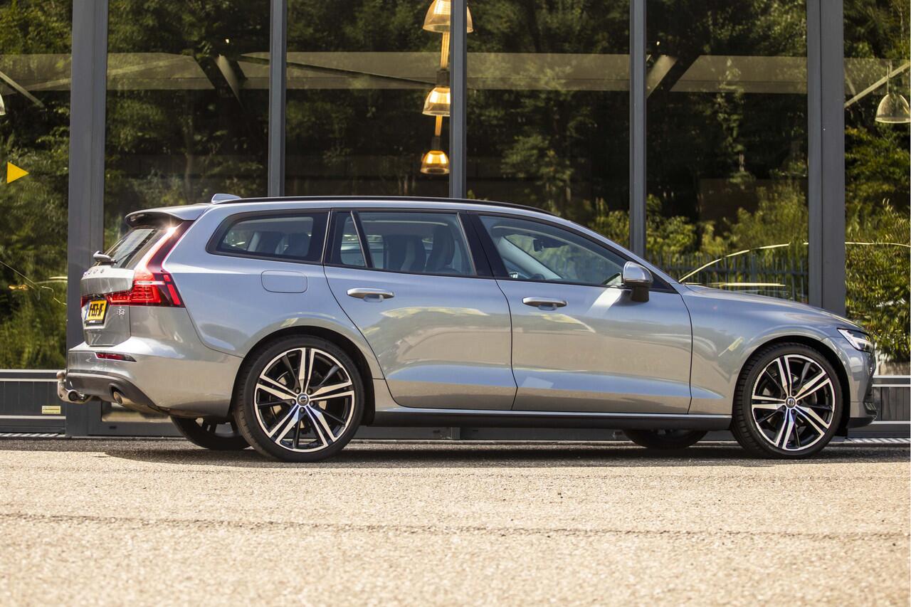 Volvo V60 2.0 B3 Momentum Advantage