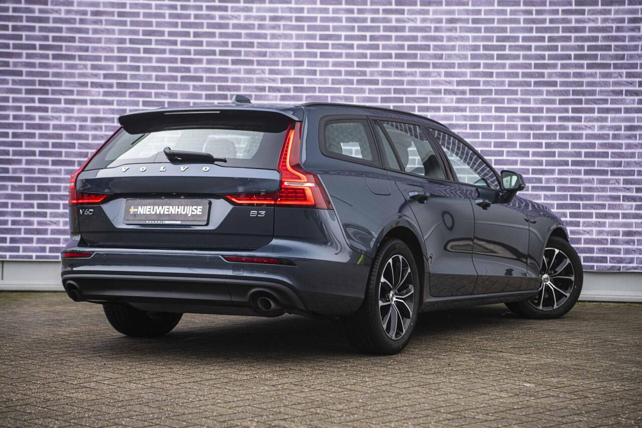 Volvo V60 2.0 B3 Momentum Advantage | Stoel- en stuurverwarming | Achteruitrijcamera | Parkeersensoren voor + achter | 17" velgen | Navigatie | Apple Carplay / Android Auto | LED koplampen |