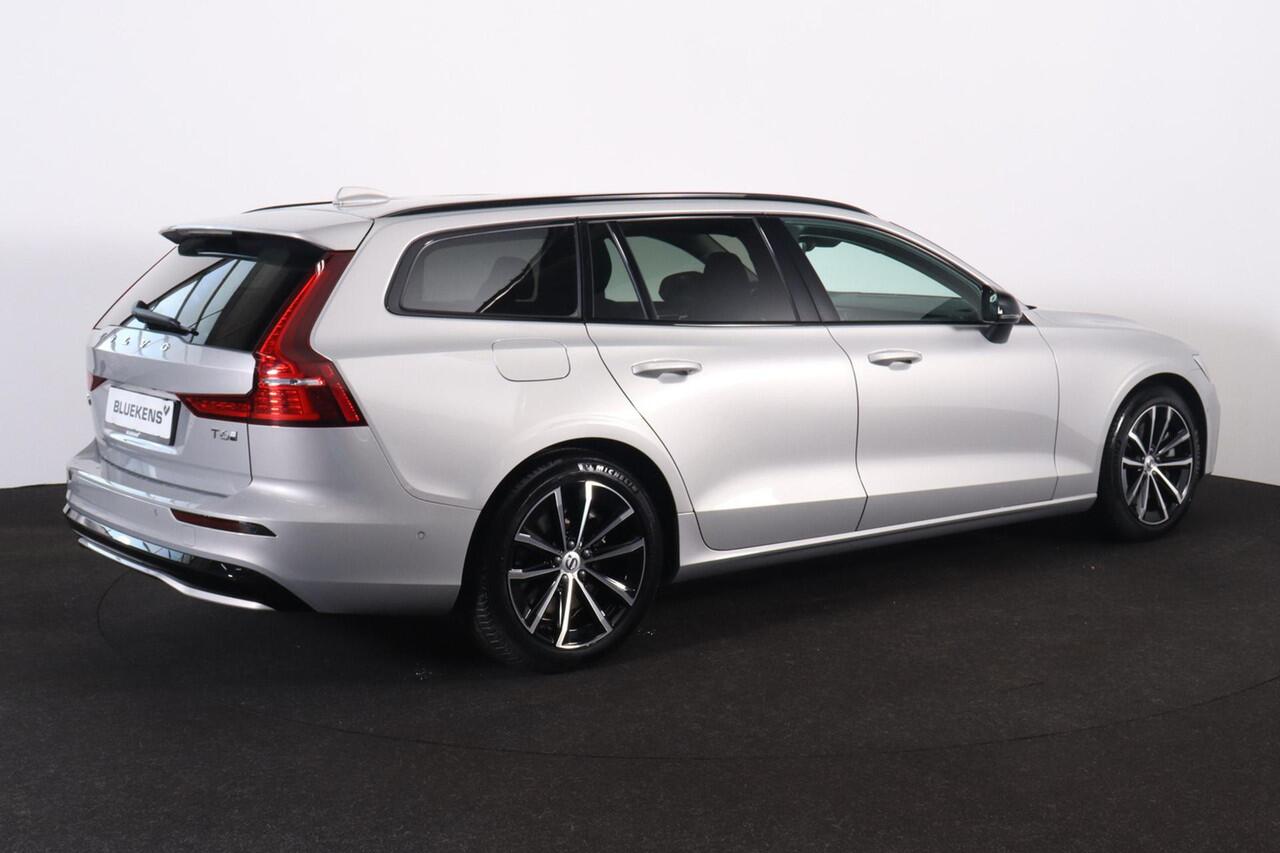 Volvo V60 T6 Recharge AWD Plus Dark - IntelliSafe Assist & Surround - 360º Camera - Harman/Kardon audio - Adaptieve LED koplampen - Verwarmde voorstoelen, stuur & achterbank - Parkeersensoren voor & achter - Elektr. bedienb. voorstoelen met geheugen - Head up displ