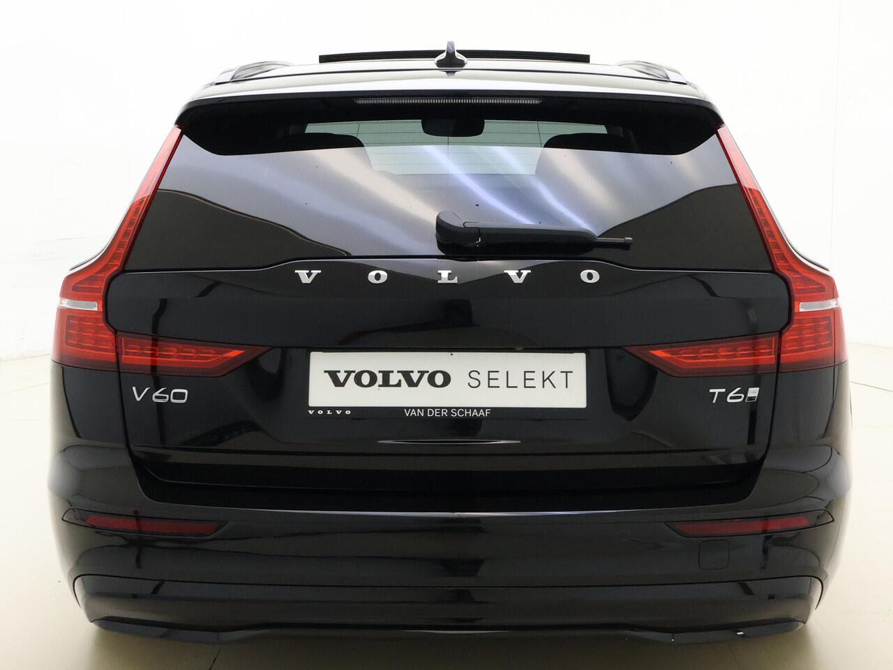 Volvo V60 T6 350pk AWD Ultra Dark / Panorama dak / Harman en Kardon Audio / Elektr. stoelen met geheugen / HUD / 19'' velgen / Lederen dashboard /