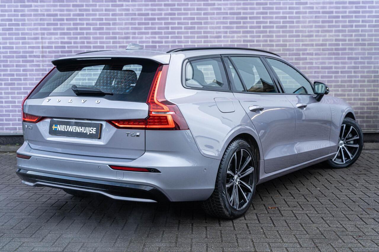 Volvo V60 2.0 T6 Plug-in hybrid AWD Plus Dark | Elektrisch verstelbare stoelen | Harmon Kardon | Sportstoelen| Elektrisch inklapbare Trekhaak | 360 Camera | Verwarmbare Voorruit |