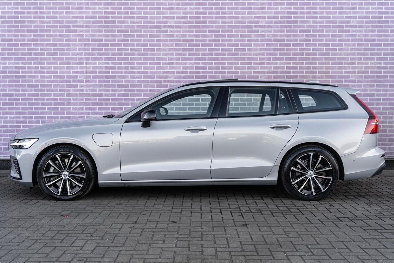 Volvo V60 T6 Plug-in hybrid AWD Plus Dark | Google | Long range | Trekhaak | Harman Kardon | Panoramadak | 360º Camera | Adaptive Cruise | BLIS | Verwarmbare voorruit | Power seats | Dodehoekdetectie |