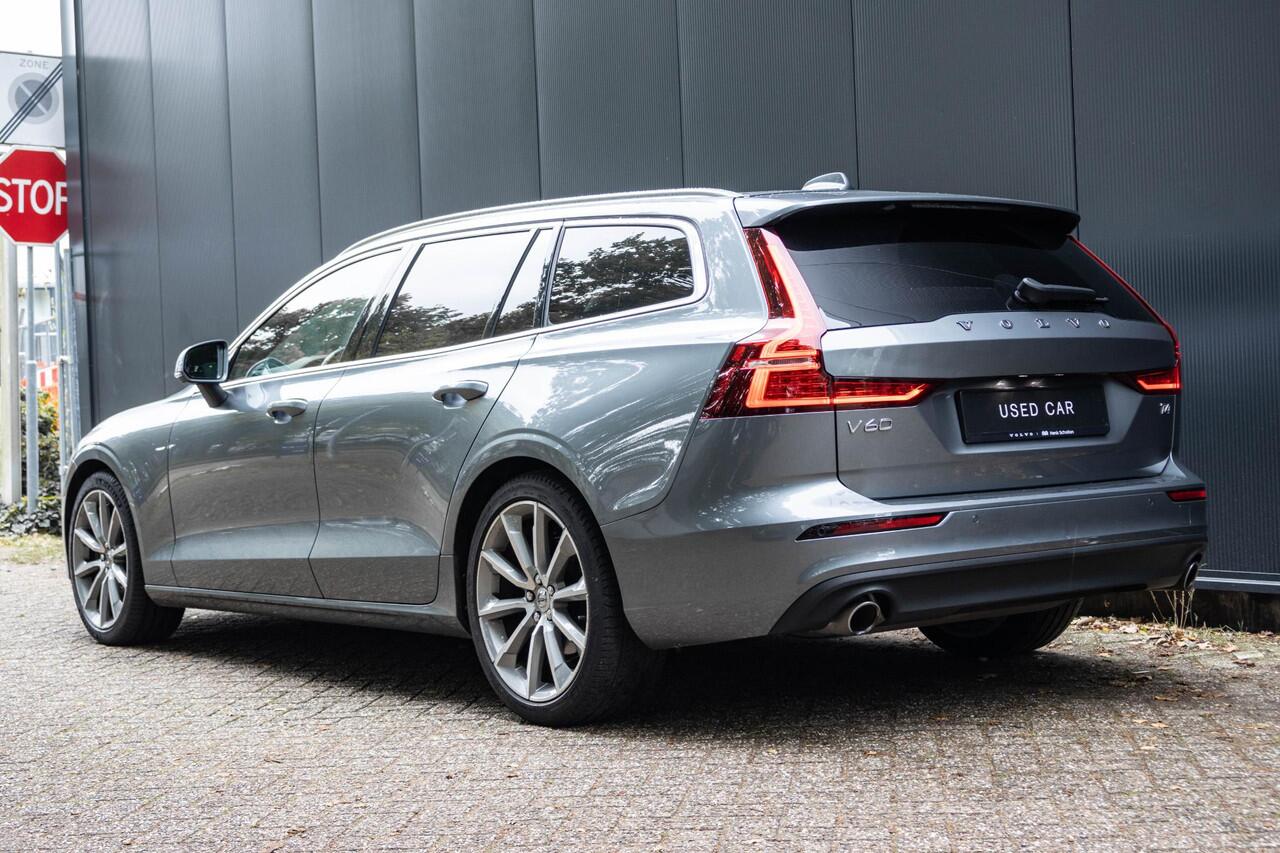 Volvo V60 T4 Automaat Momentum Pro | 19'' Lichmetalen velgen | Navigatie | Dealeronderhouden | Elektrisch bedienbare achterklep | Keyless start | Parkeersensoren achter |