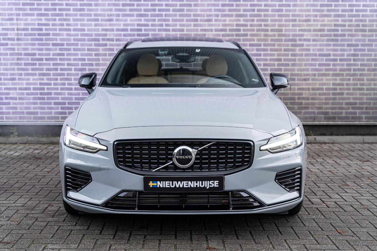 Volvo V60 2.0 T8 Plug-in hybrid AWD Plus Dark | Google | Long Range | Stoelventilatie | Schuif-/Kanteldak | Head-up Display | Getint Glas | Elek. Stoelen | Stoel-/Stuurverwarming | Harman Kardon Audio | Keyless Entry | Dodehoekdetectie | Elek. Achterklep | Zitverle