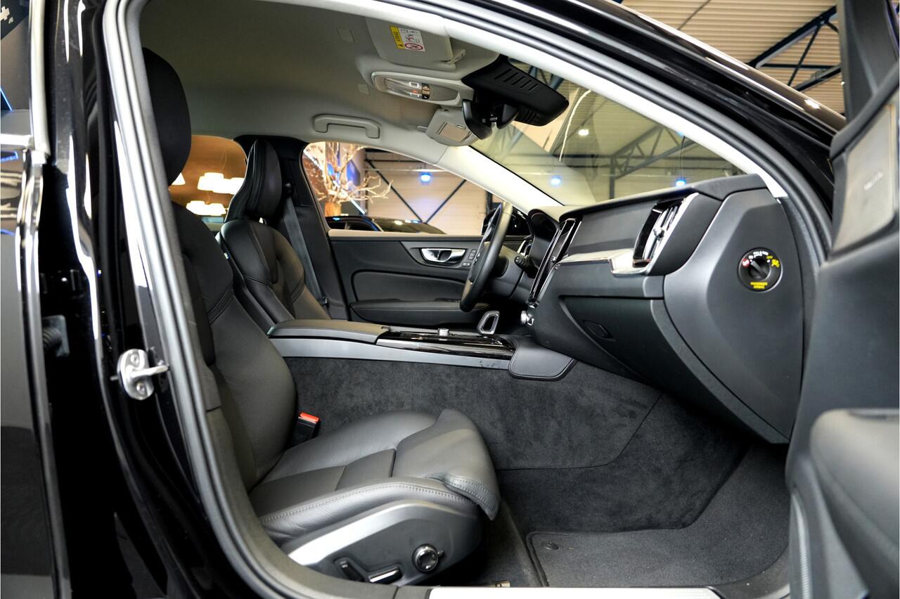 Volvo V60 2.0 T6 AWD 293kW/399pk Aut8 Plug-in hybrid Plus Bright ADAPT.CRUISE + HARMAN/KARDON + BLIS + SPORTSTOELEN + LANE ASSIST + STOEL-&STUURVERWARMING + GOOGLE DASH&SERVICES + CAMERA + LED HIGH BEAM + PARKSENSOREN + 19" LM-VELGEN!!