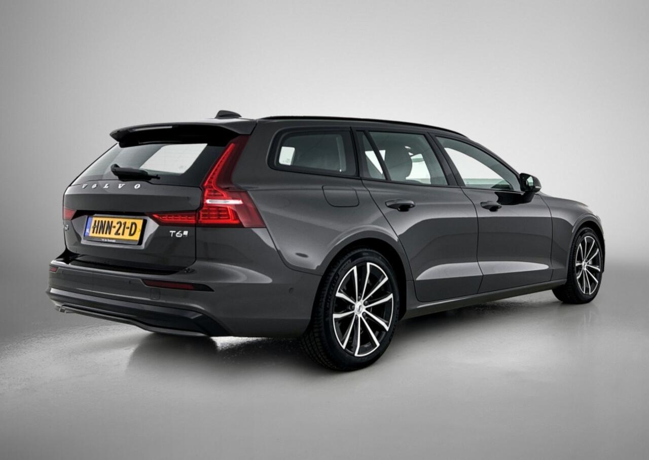 Volvo V60 2.0 T6 Plus Dark | Trekhaak | Sport Leder | 360* | Blis | Pilot