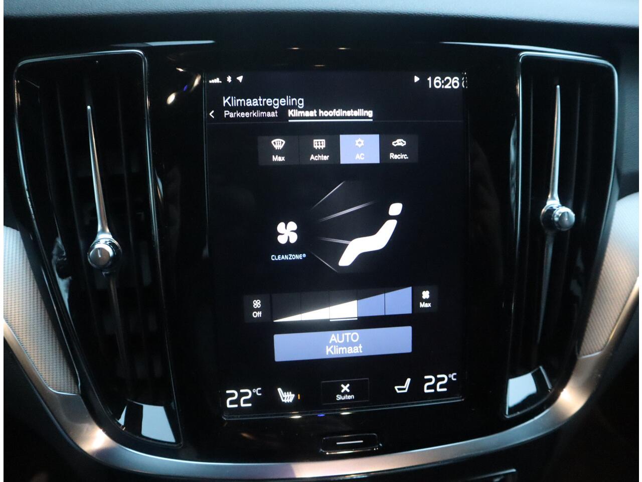 Volvo V60 2.0 T6 Twin Engine AWD R-Design // 84,6 SOH !